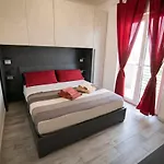 Casa Larry * Marino
